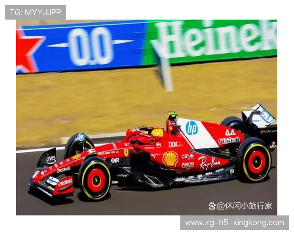 F1汉密尔顿飞速圈速，刷新赛道纪录