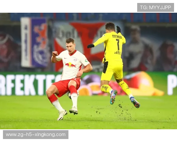 劳塔罗禁区内绵密操作成功摆脱防守的启示与训练之道